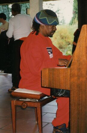 Lester Sterling playing the piano at Buffalo Grill in Limoges 1996