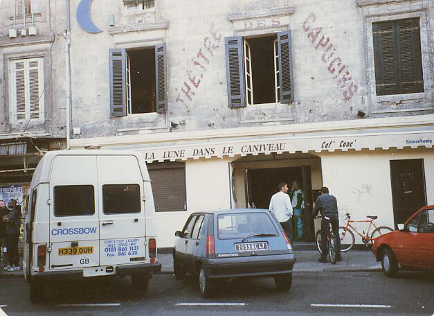 Entrance of La lune dans le caniveau, Bordeaux 1996