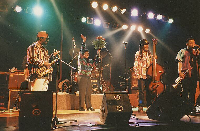 Doreen Shaffer & The Skatalites (with René’s flowers), Palladium Geneva 1996